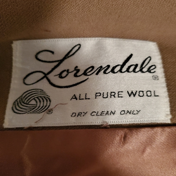 Lorandale Pure Wool 3 Button Coat w/Genuine Fox Fur Collar, Beige/Tan - Picture 10 of 12